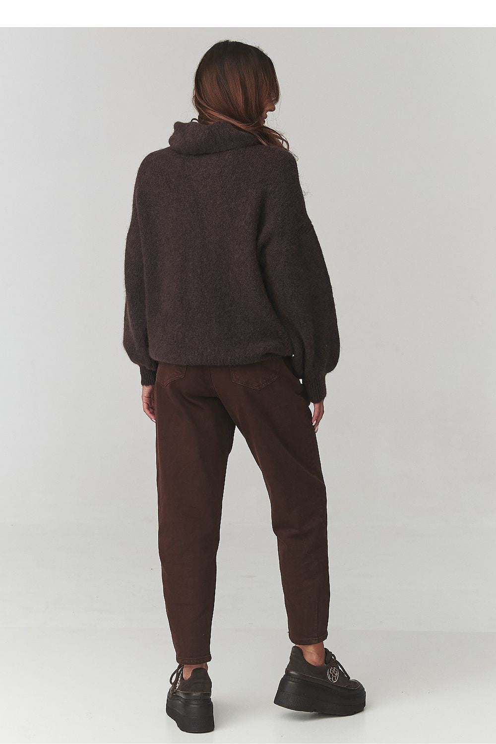 Turtleneck model 220794 Makadamia