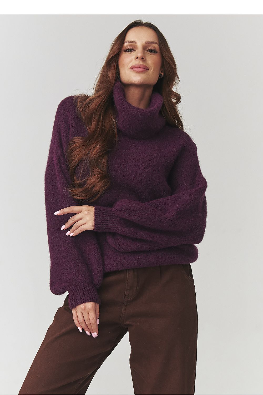 Turtleneck model 220797 Makadamia