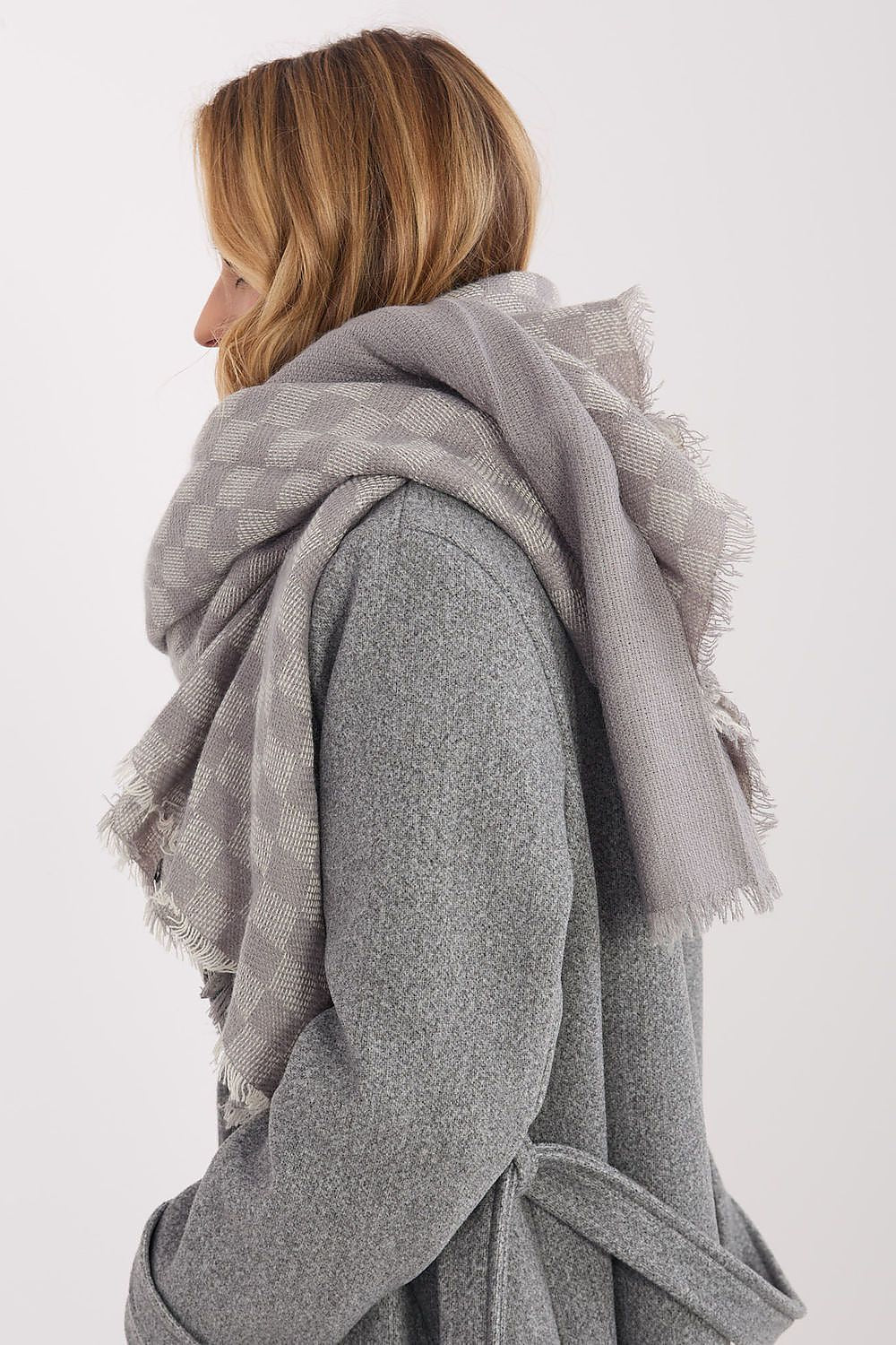 Shawl model 222303 AT