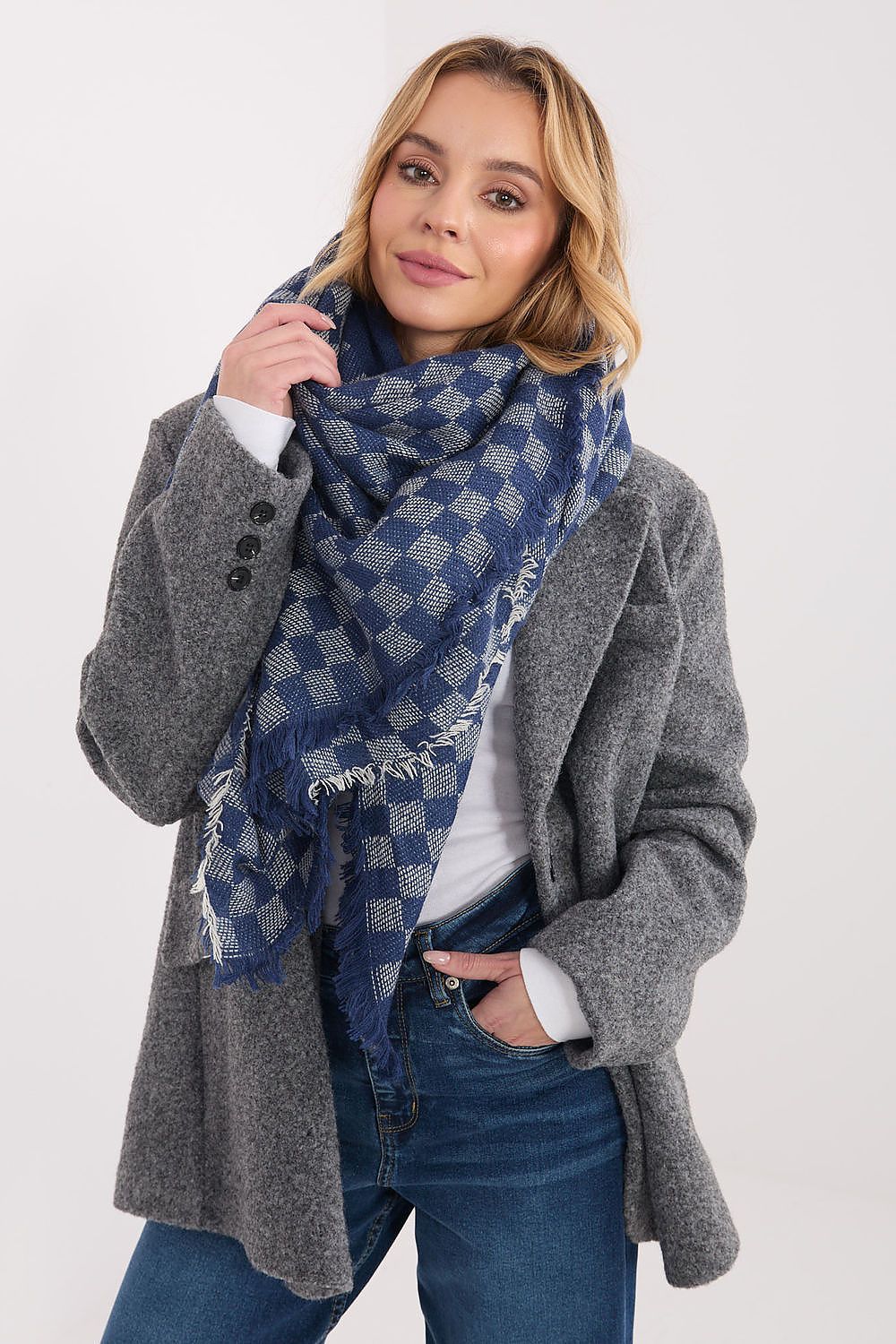 Shawl model 222304 AT