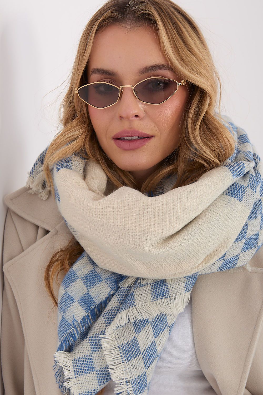 Shawl model 222310 AT