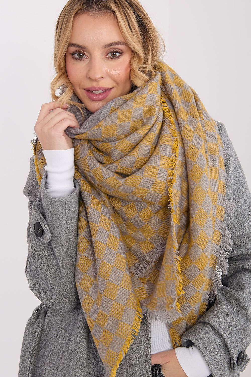 Shawl model 222312 AT