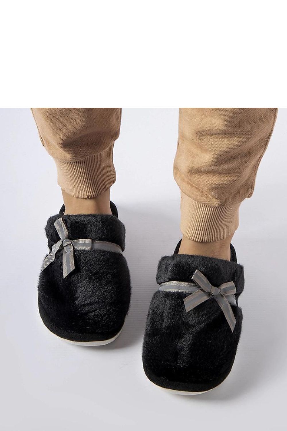 Slippers model 223125 Solea
