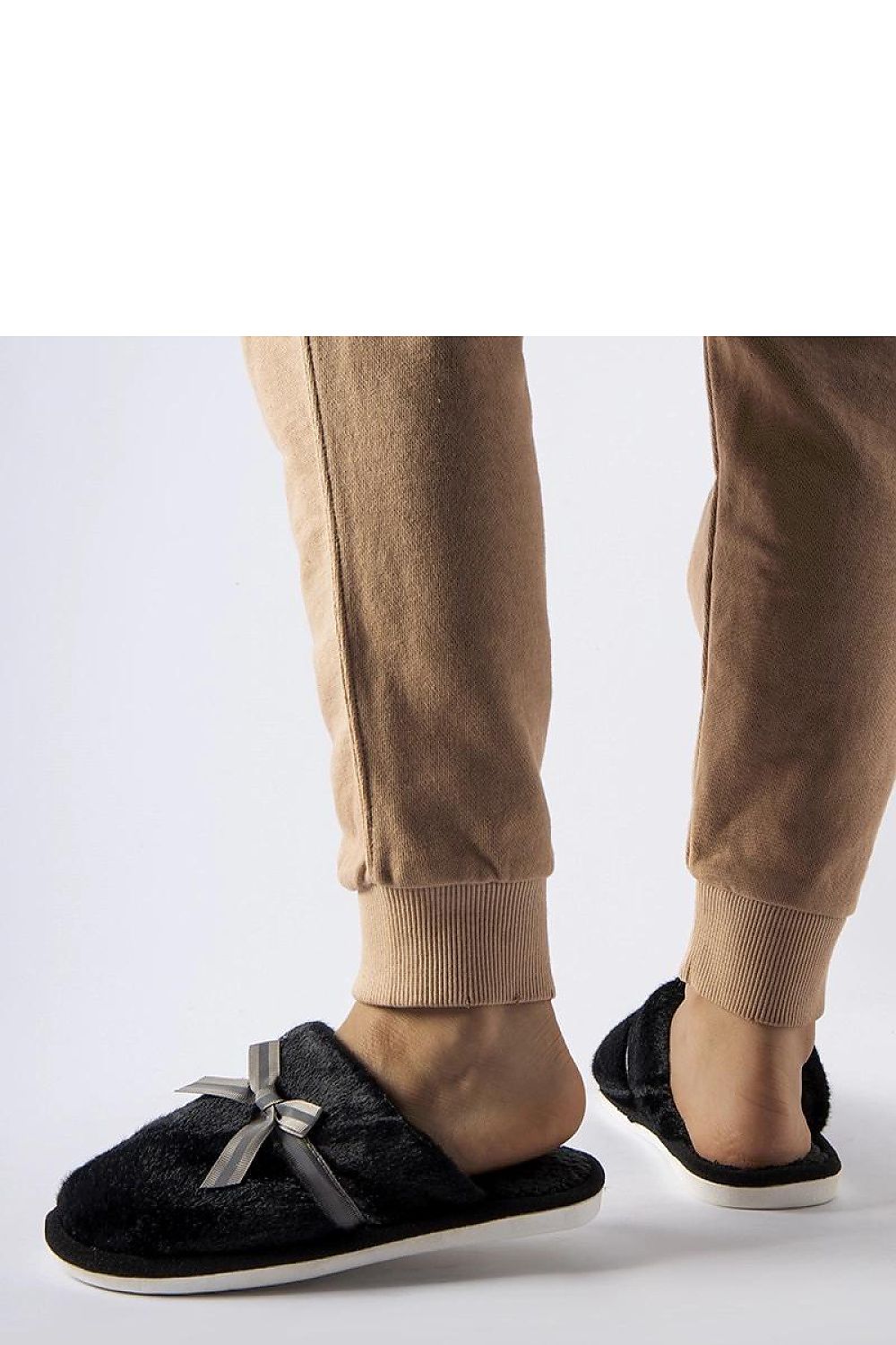 Slippers model 223125 Solea
