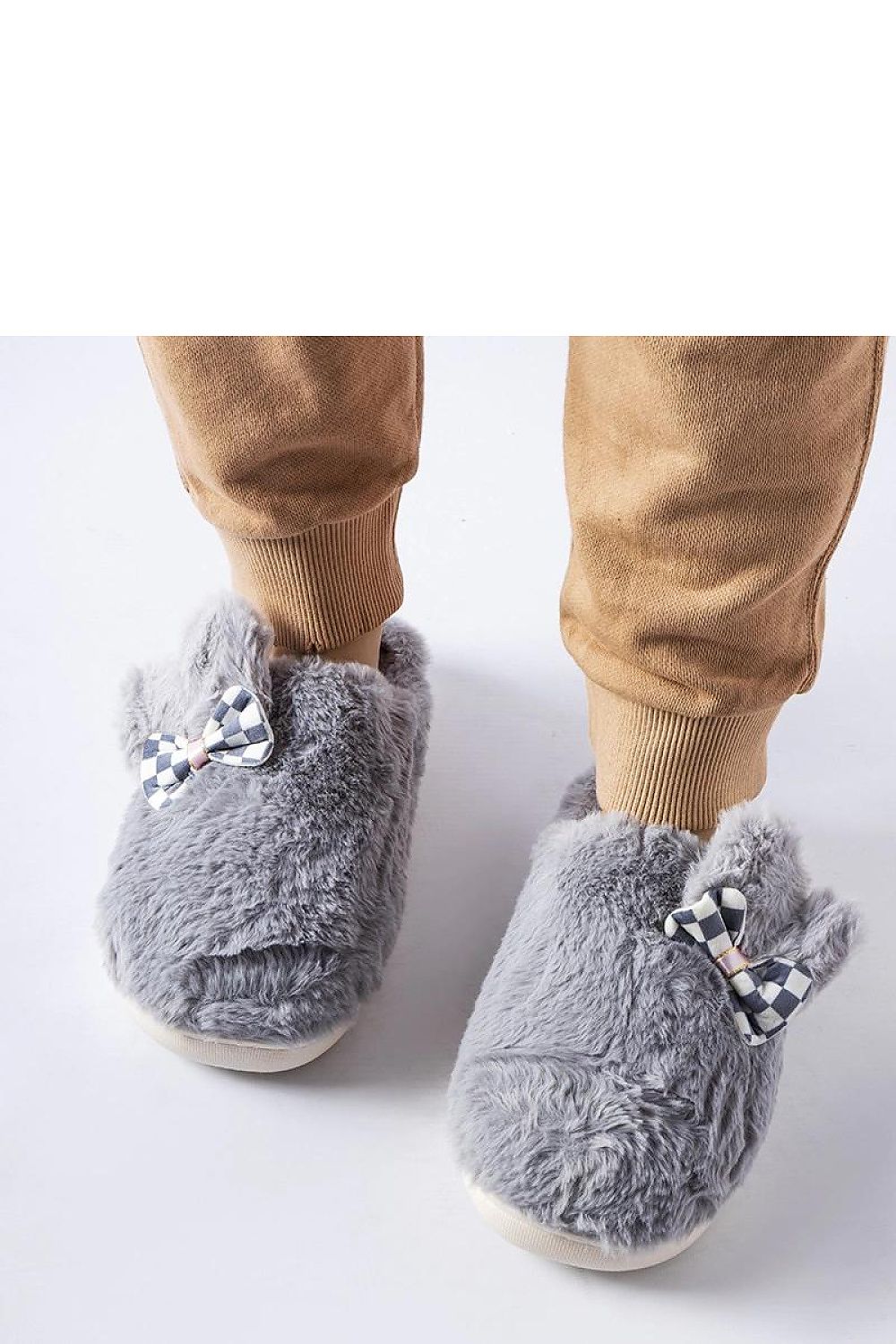 Slippers model 223133 Solea