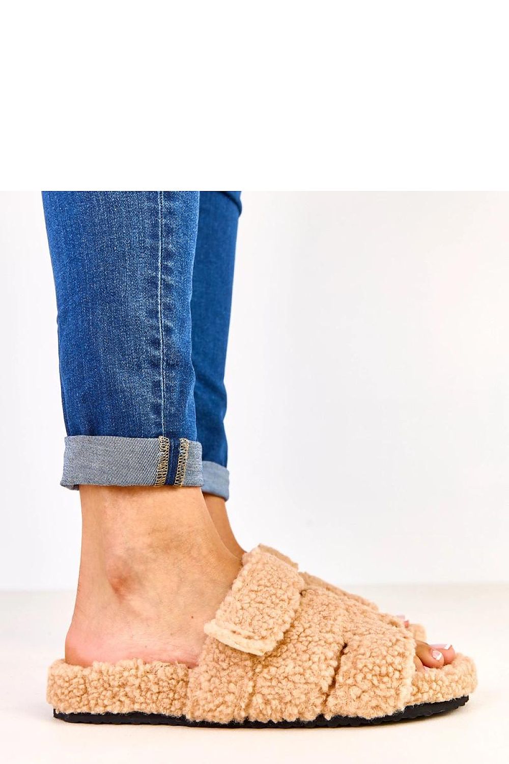 Slippers model 223136 Solea
