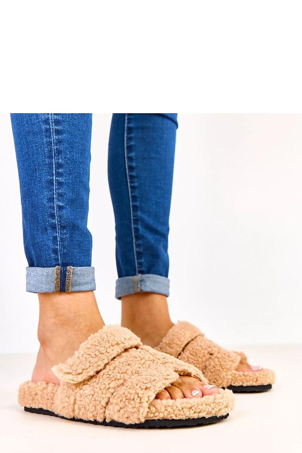 Slippers model 223136 Solea