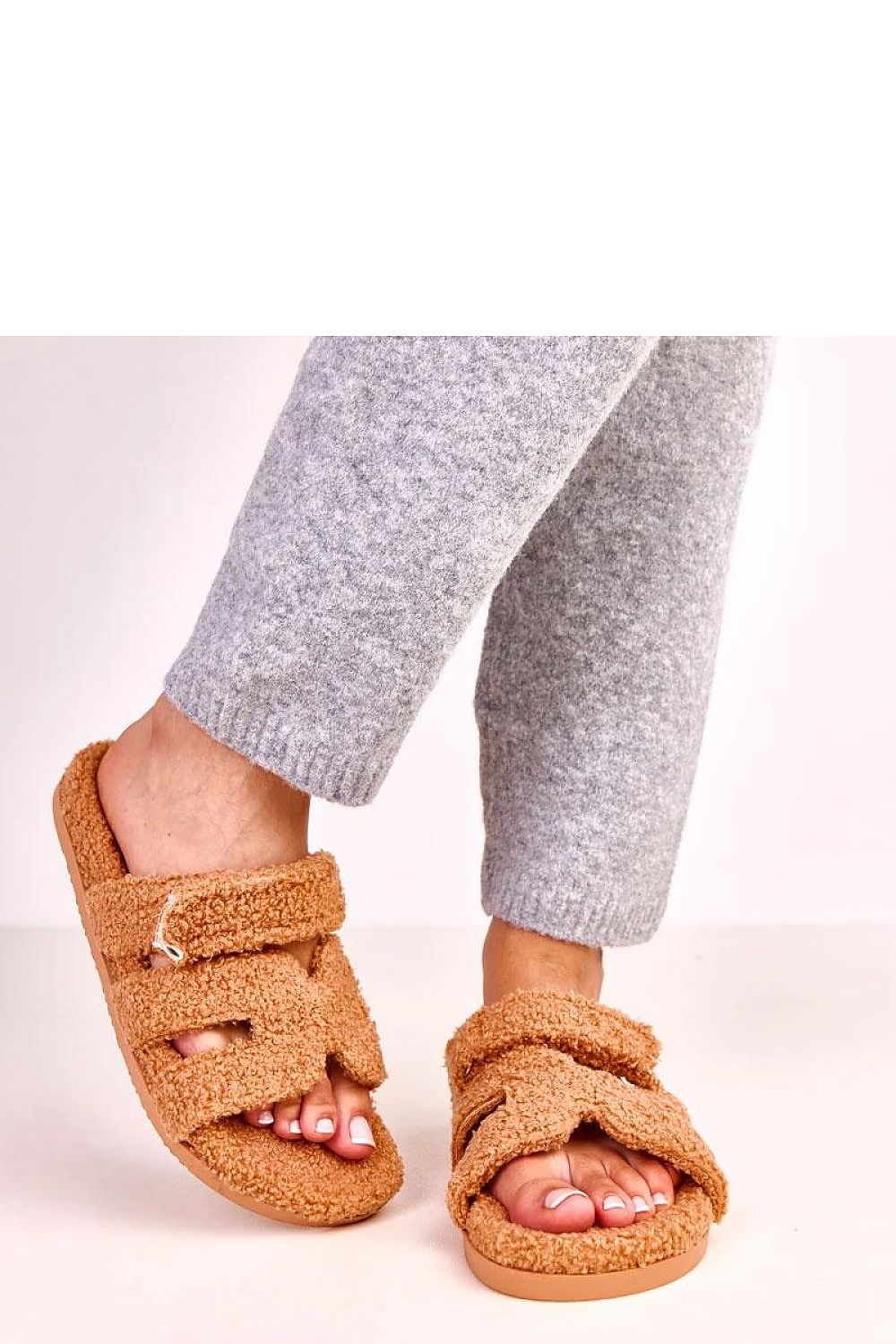 Slippers model 223138 Solea