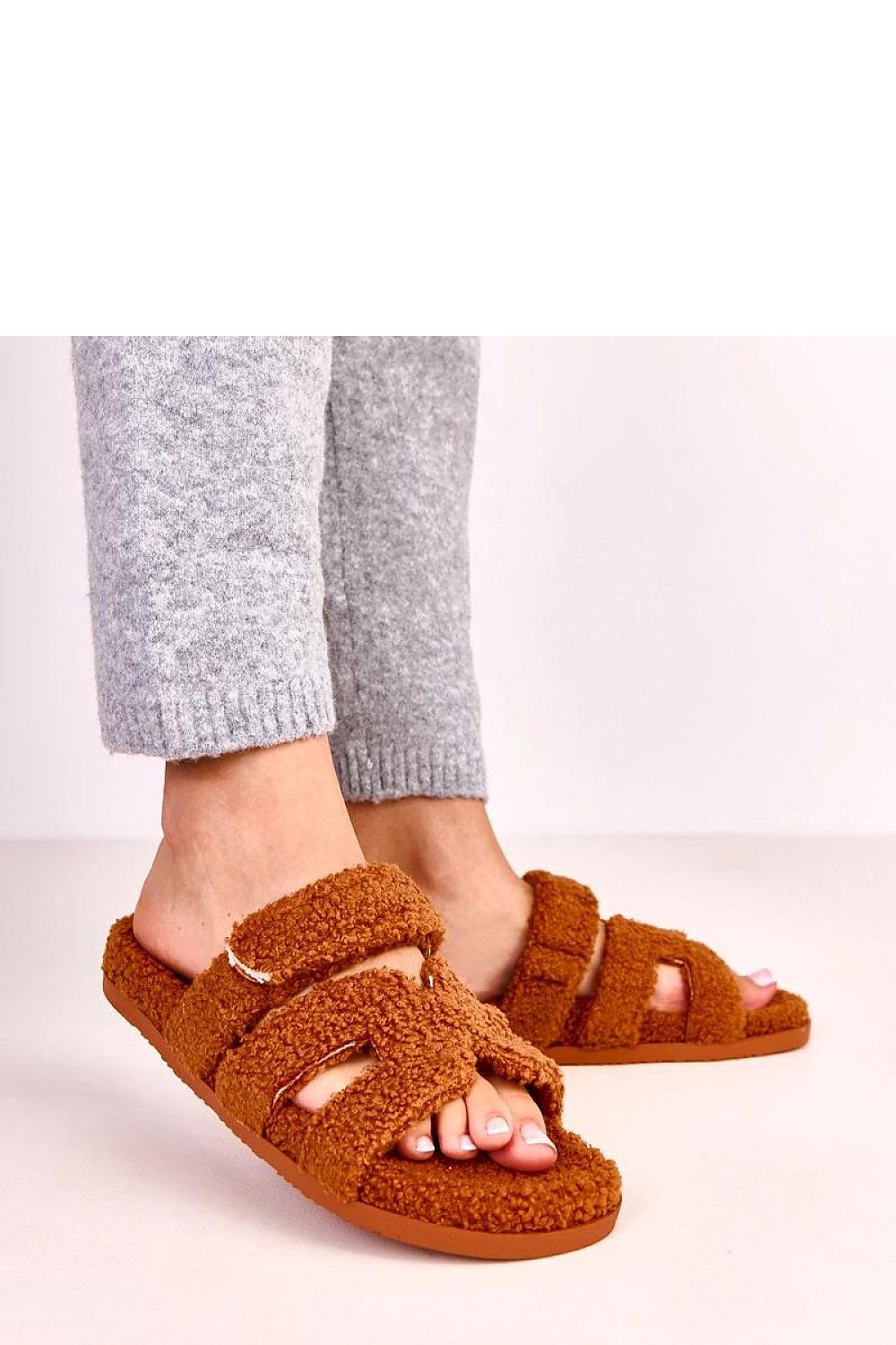 Slippers model 223139 Solea