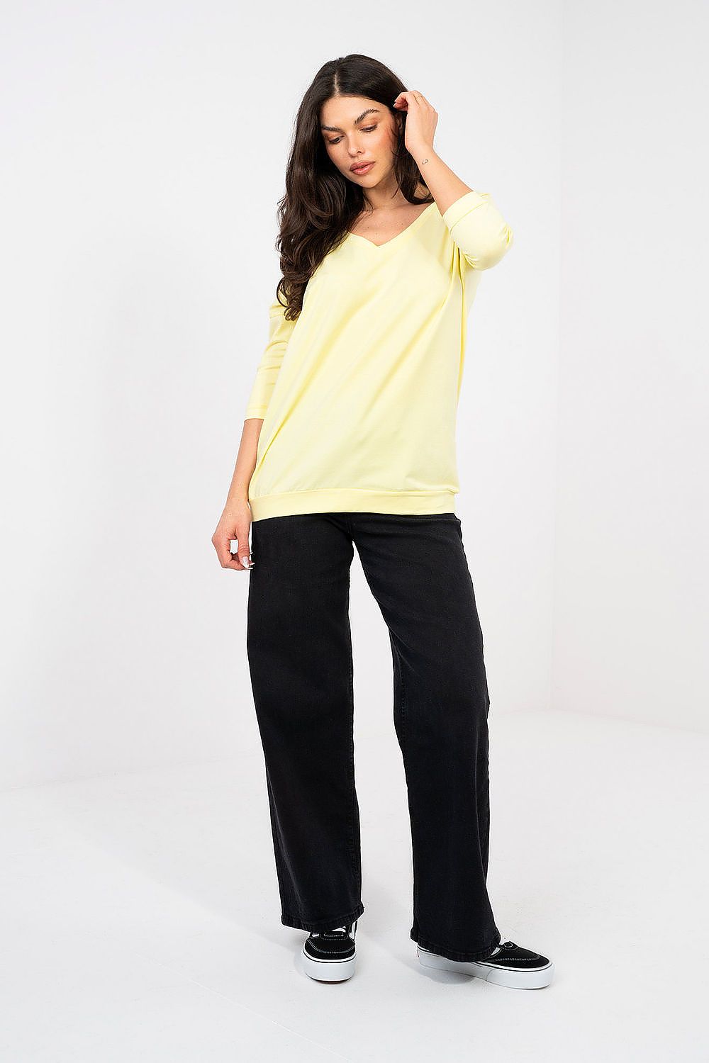 Blouse model 224654 Rue Paris