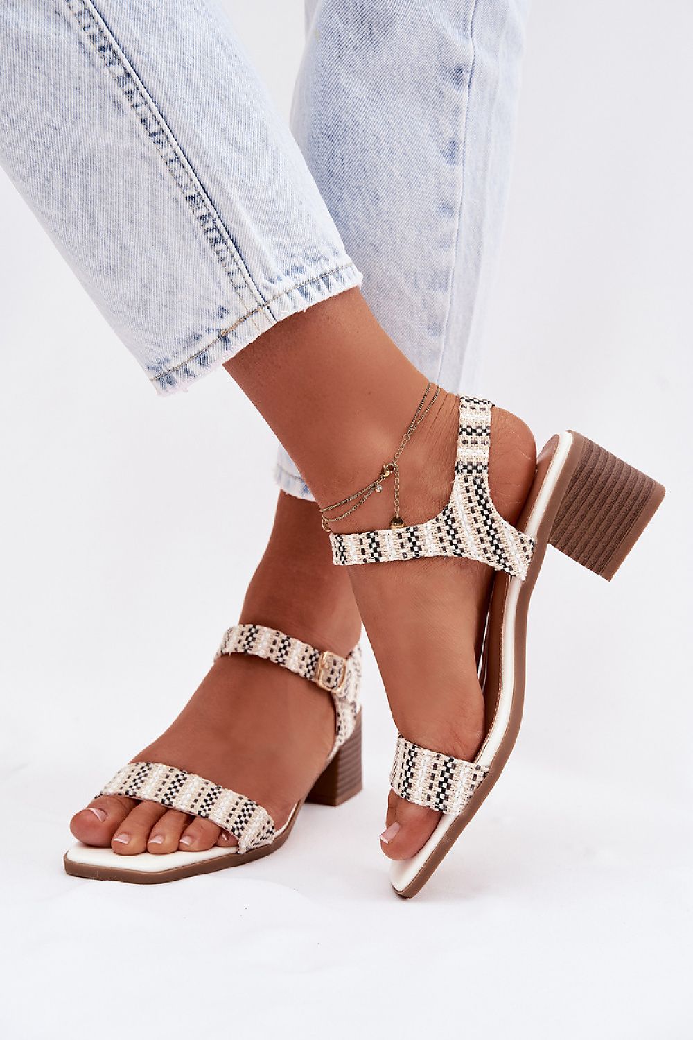 Heel sandals model 225111 Step in style