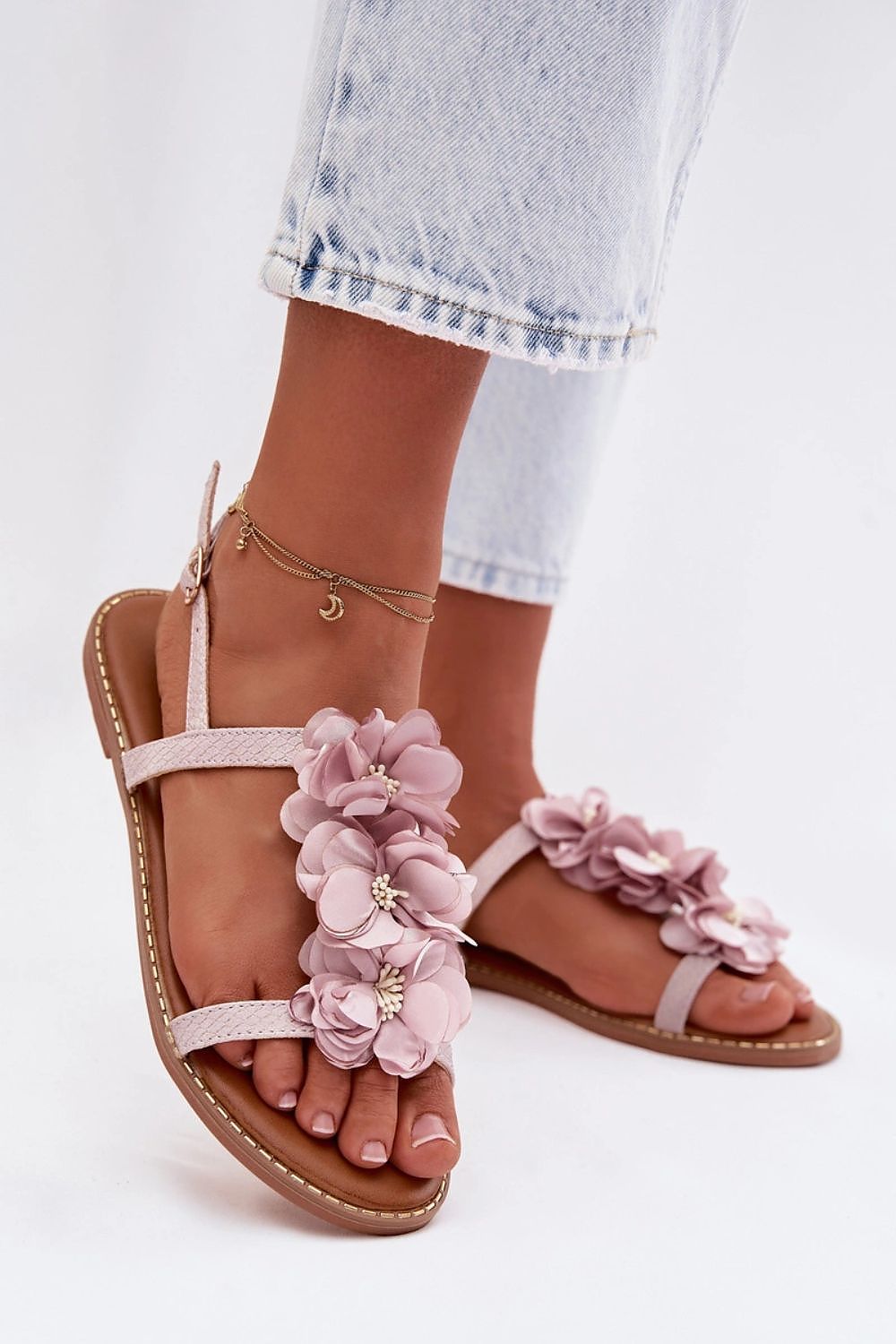 Sandals model 225117 Step in style