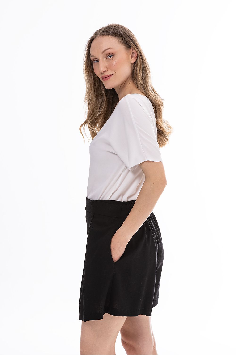 Shorts model 225294 awama
