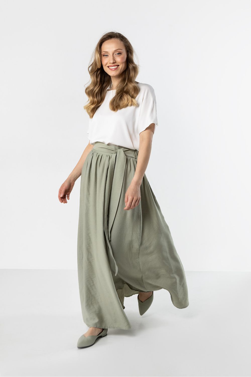 Long skirt model 225331 awama