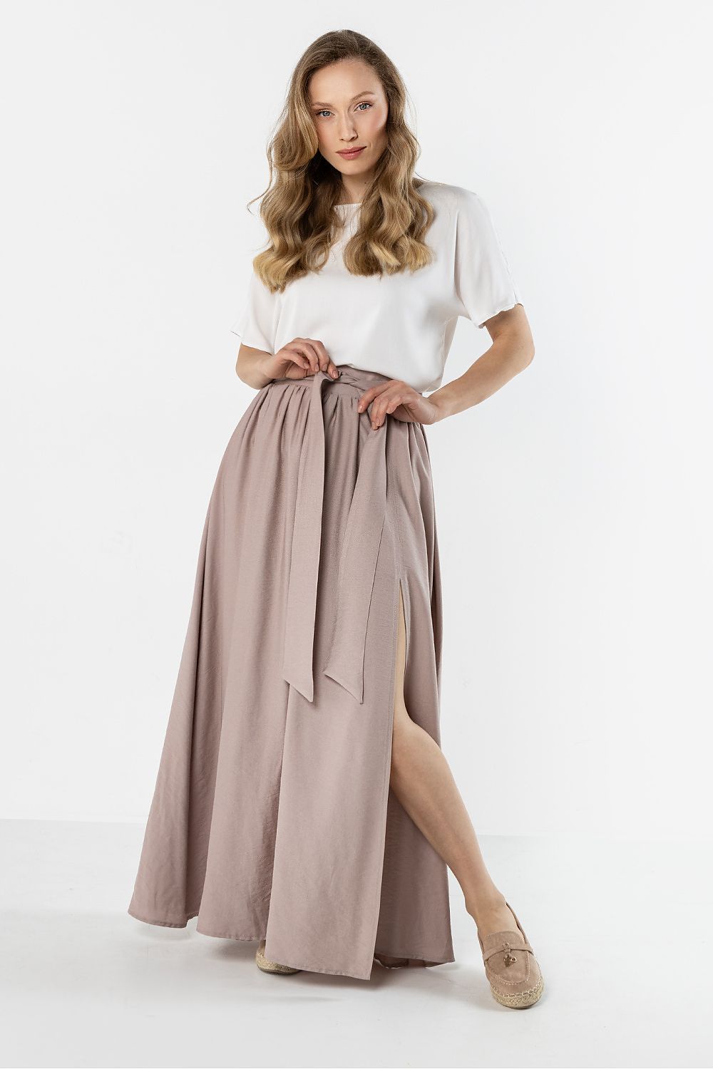 Long skirt model 225333 awama