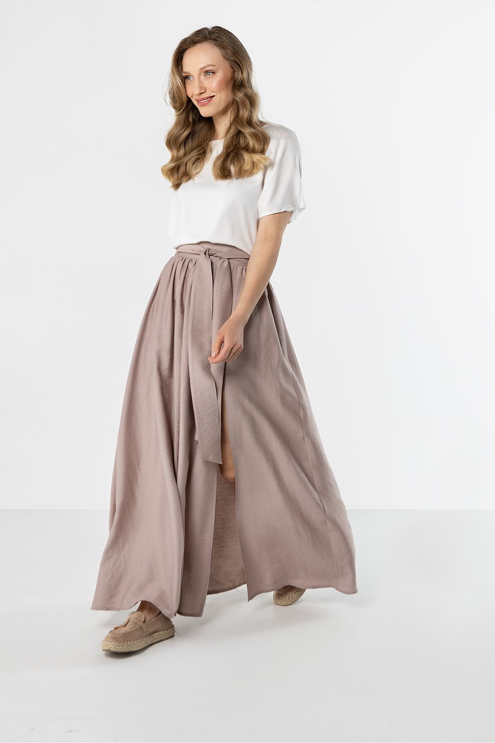 Long skirt model 225333 awama