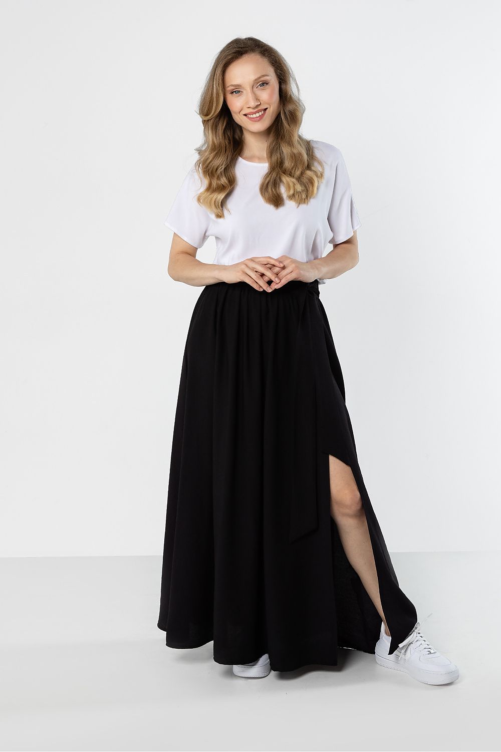 Long skirt model 225334 awama