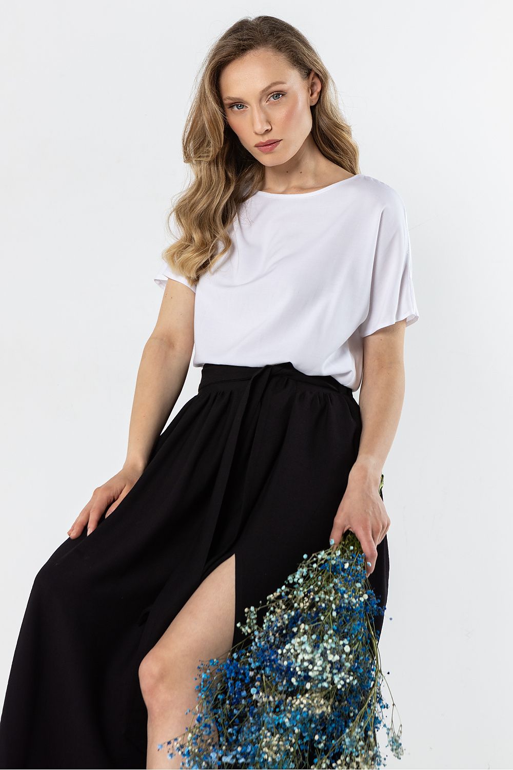 Long skirt model 225334 awama