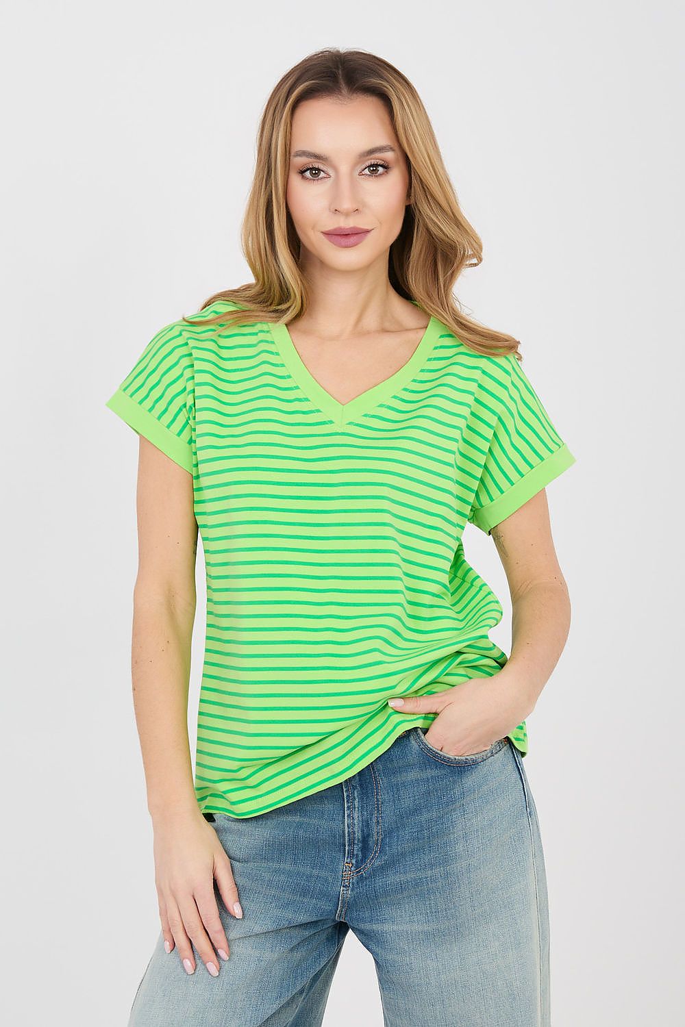 T-shirt model 225461 Relevance