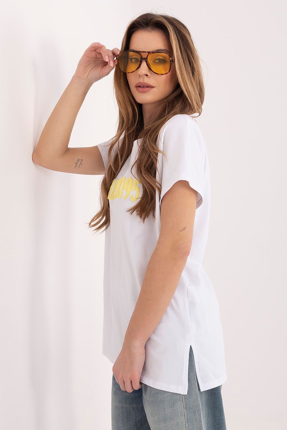 T-shirt model 225478 Relevance