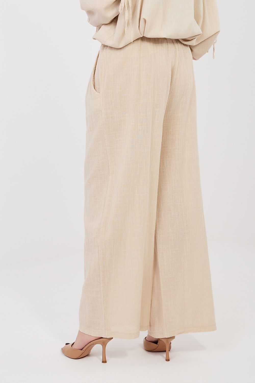 Women trousers model 225494 Italy Moda