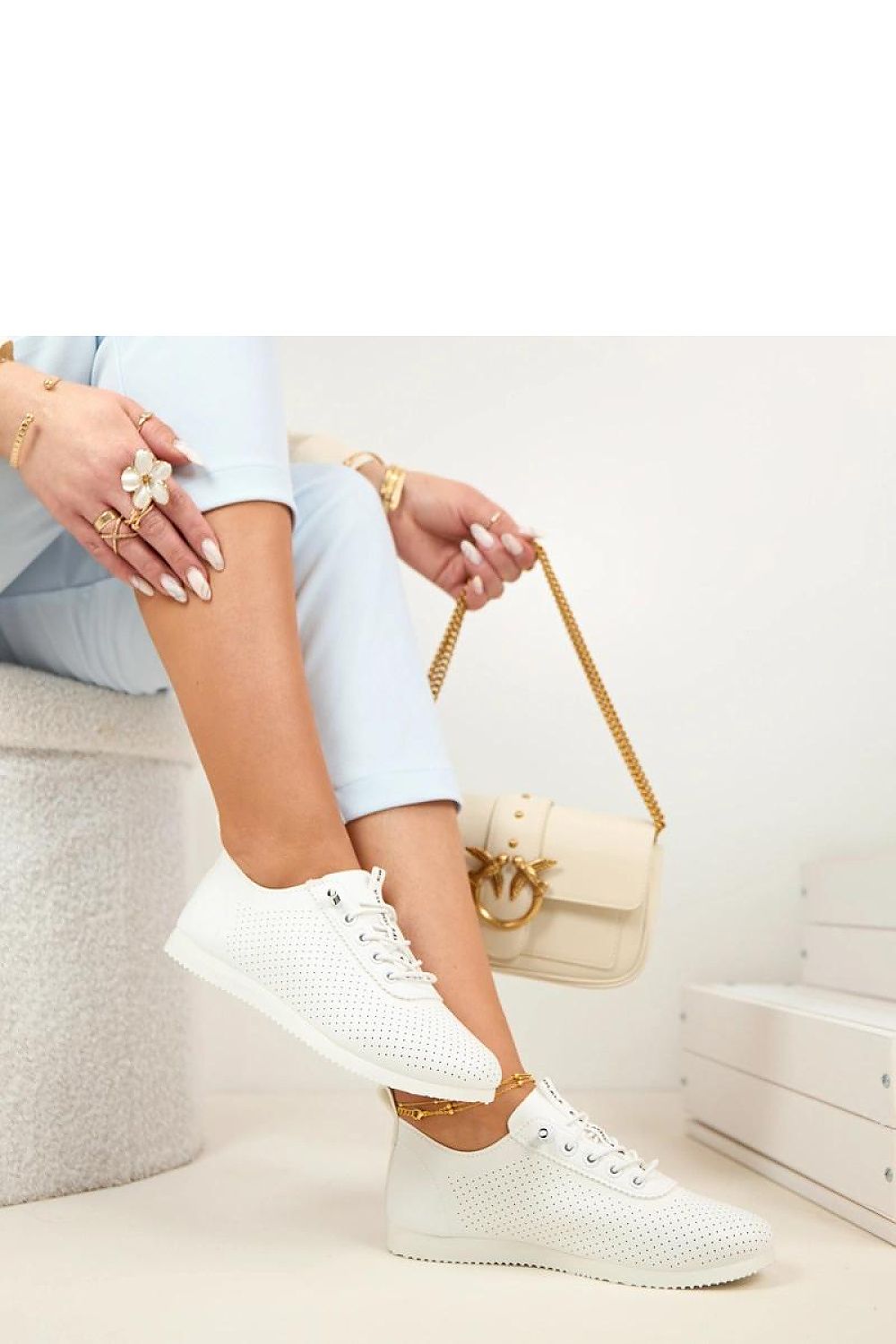 Sneakers model 225575 Solea