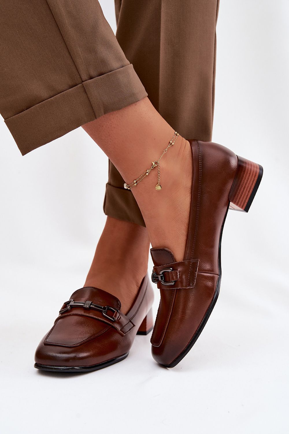 Heeled low shoes model 226084 Step in style