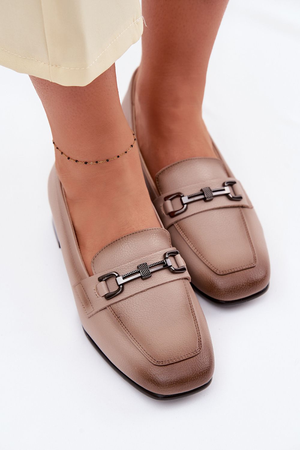 Heeled low shoes model 226492 Step in style
