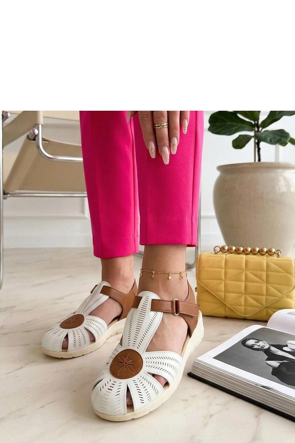 Sandals model 226560 Solea