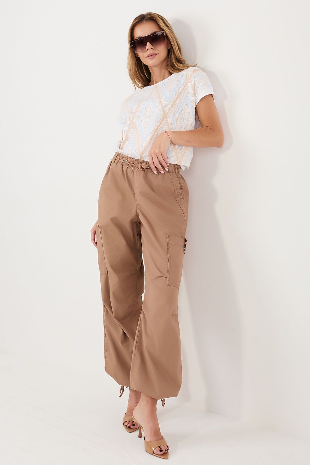 Blouse model 227038 Relevance