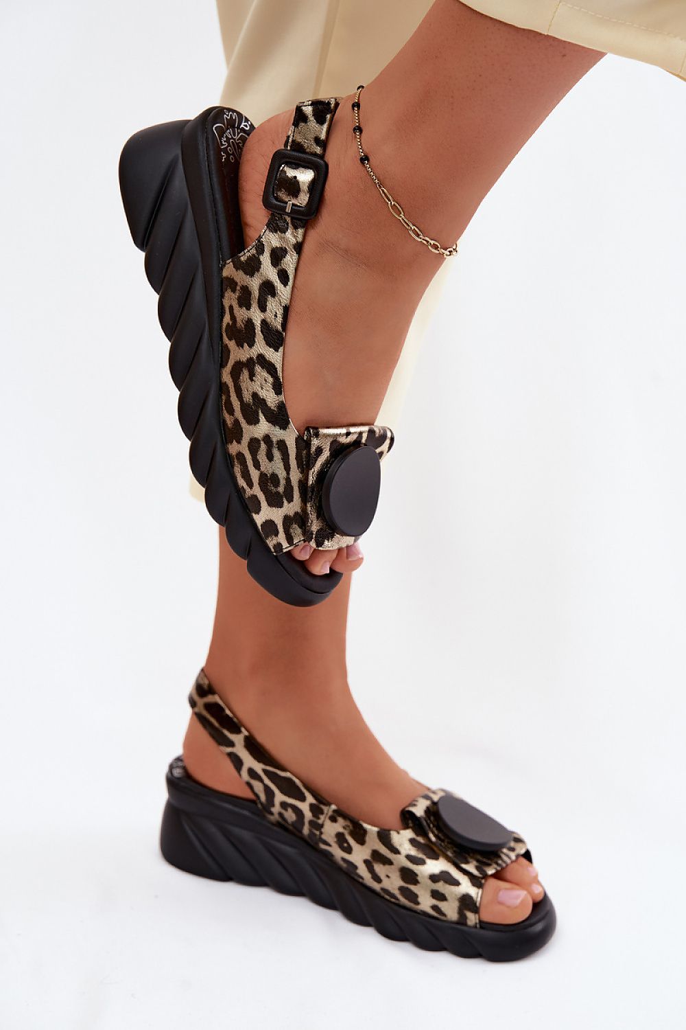 Buskin model 227905 Step in style