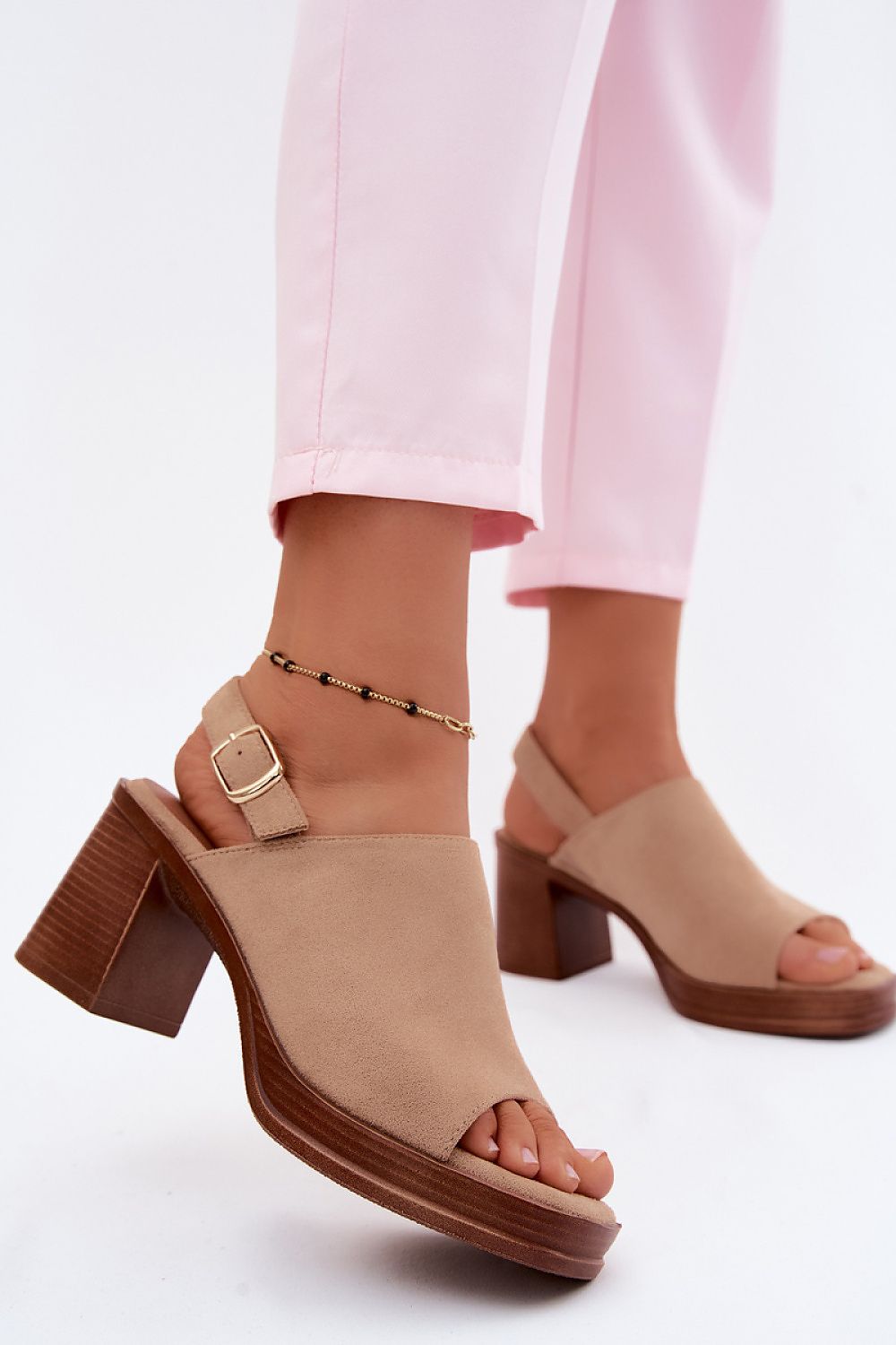 Heel sandals model 227915 Step in style