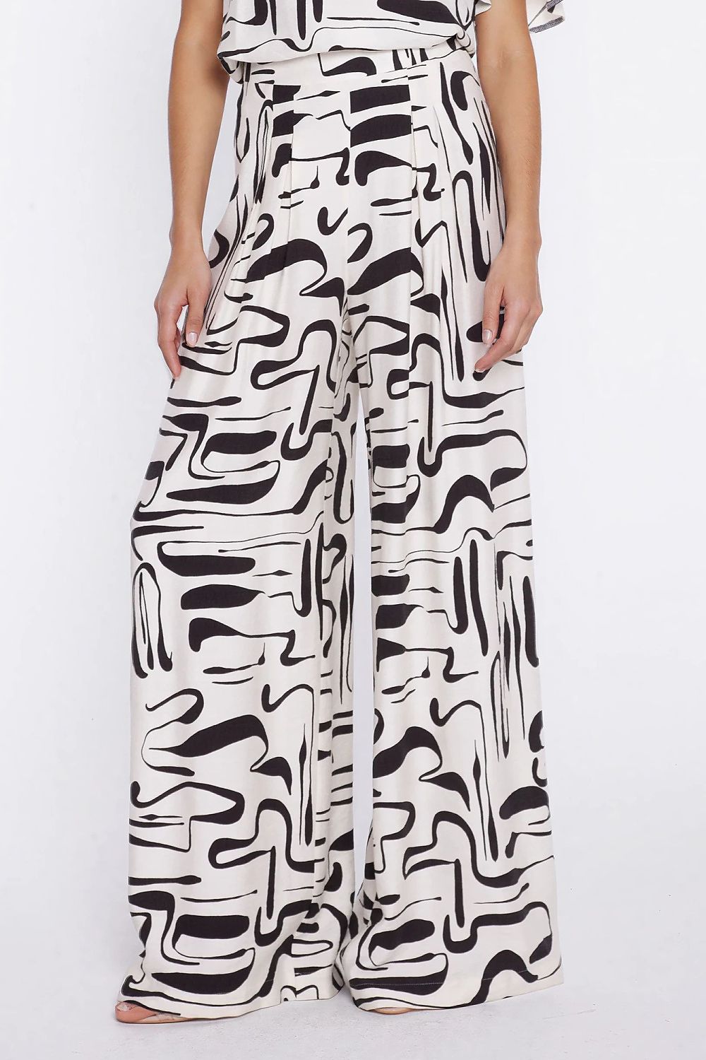 Women trousers model 228007 Nife