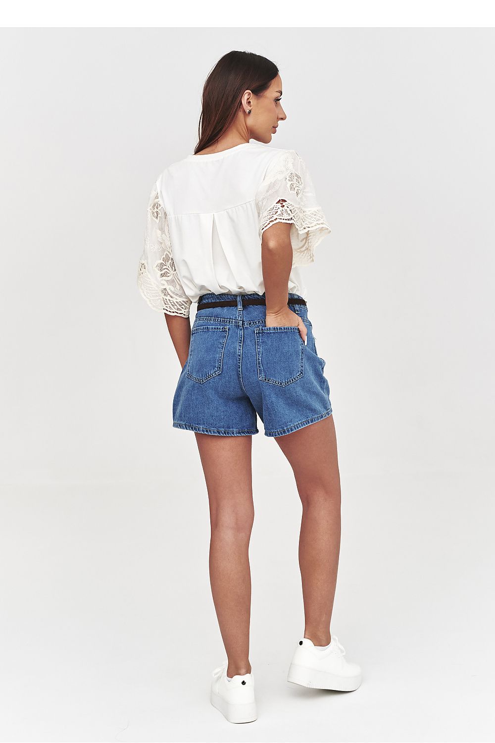 Denim shorts model 228292 Makadamia