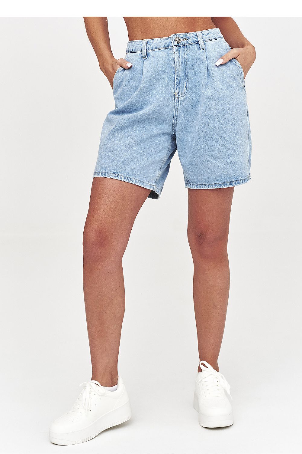 Denim shorts model 228315 Makadamia