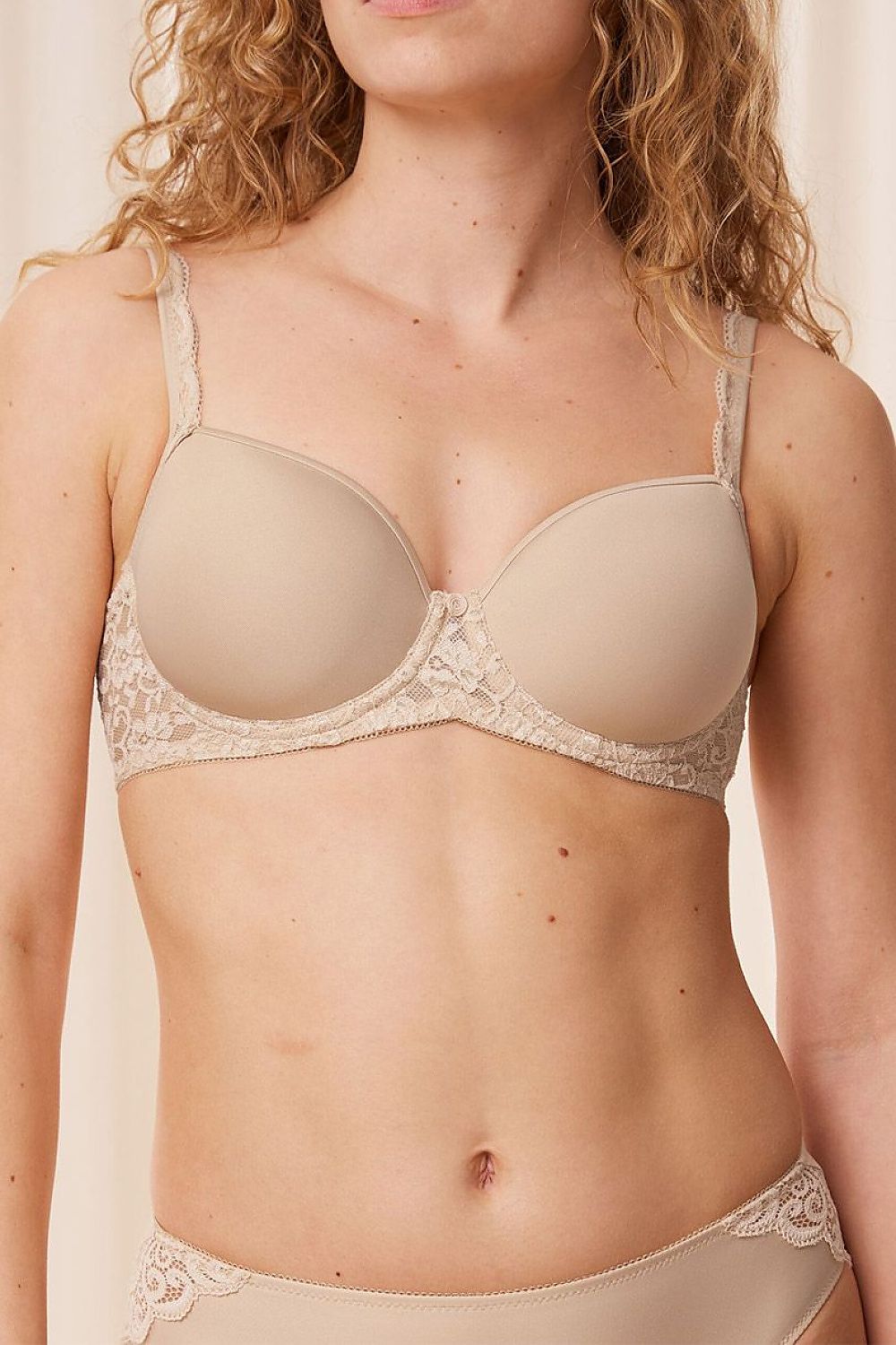 Padded bra model 229310 Triumph