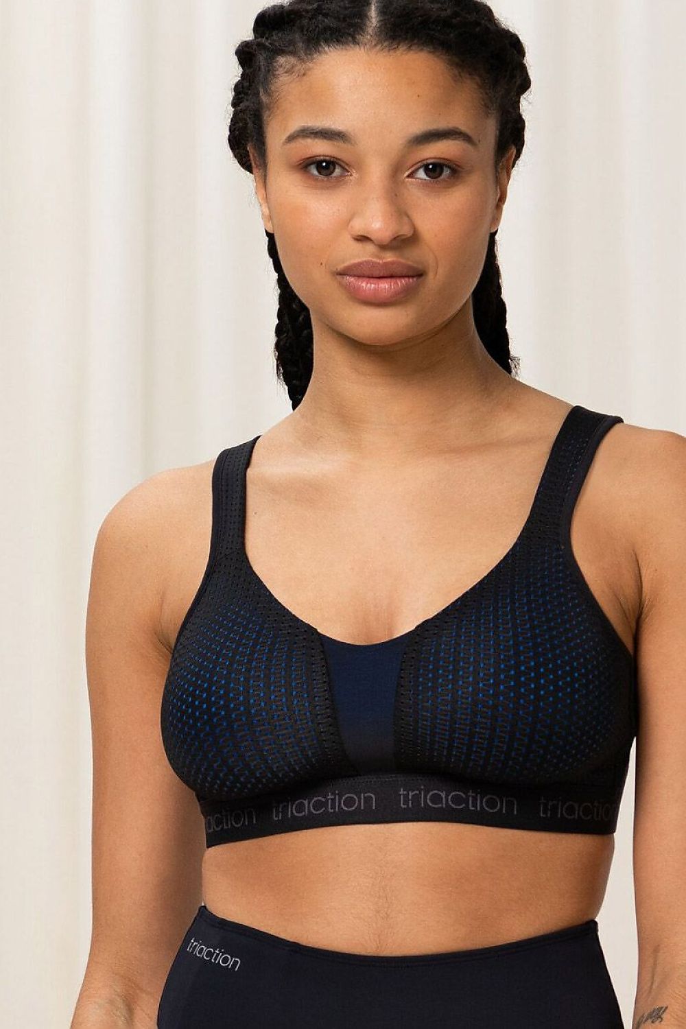 Sports bra model 230259 Triumph
