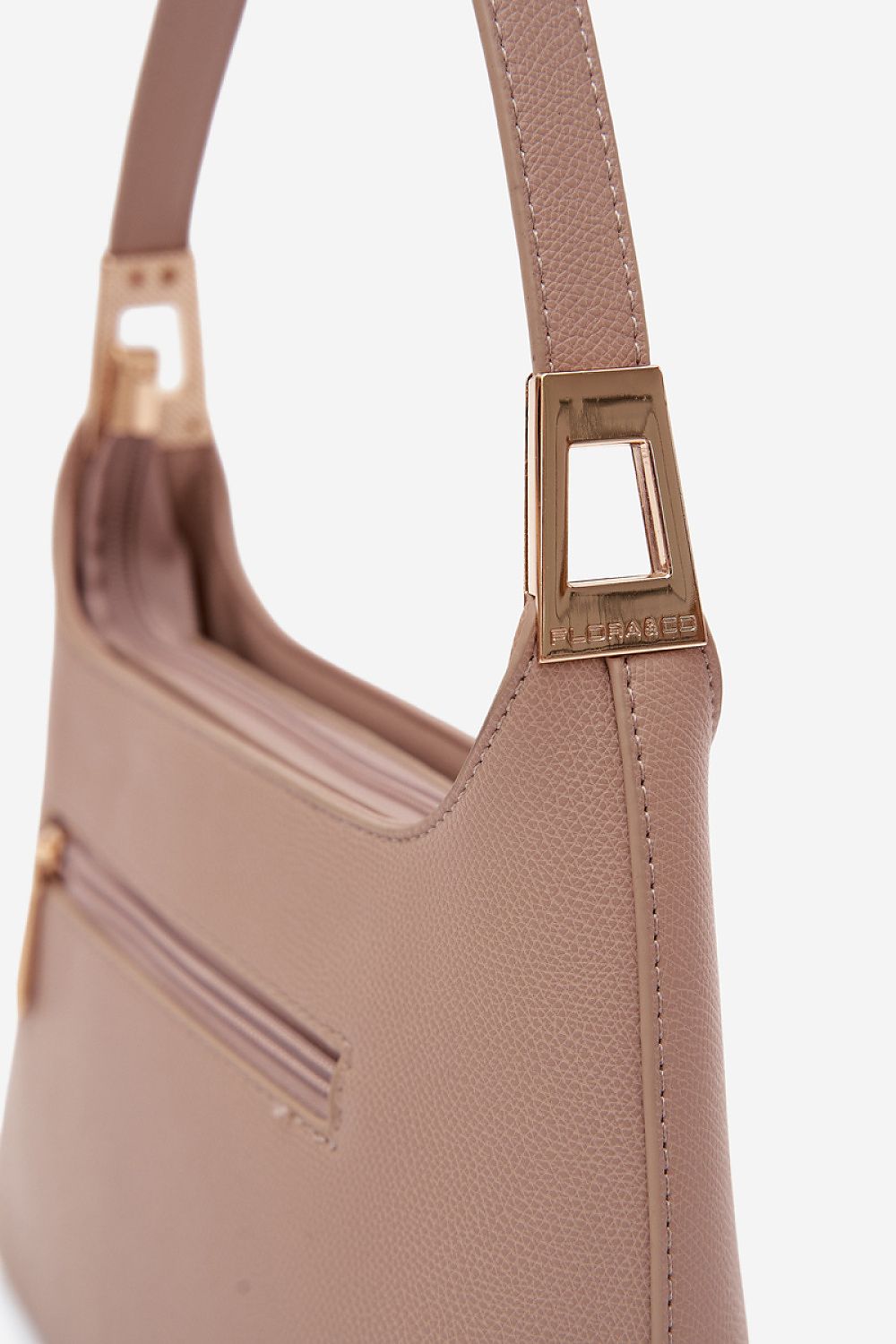 Everyday handbag model 230373 Step in style