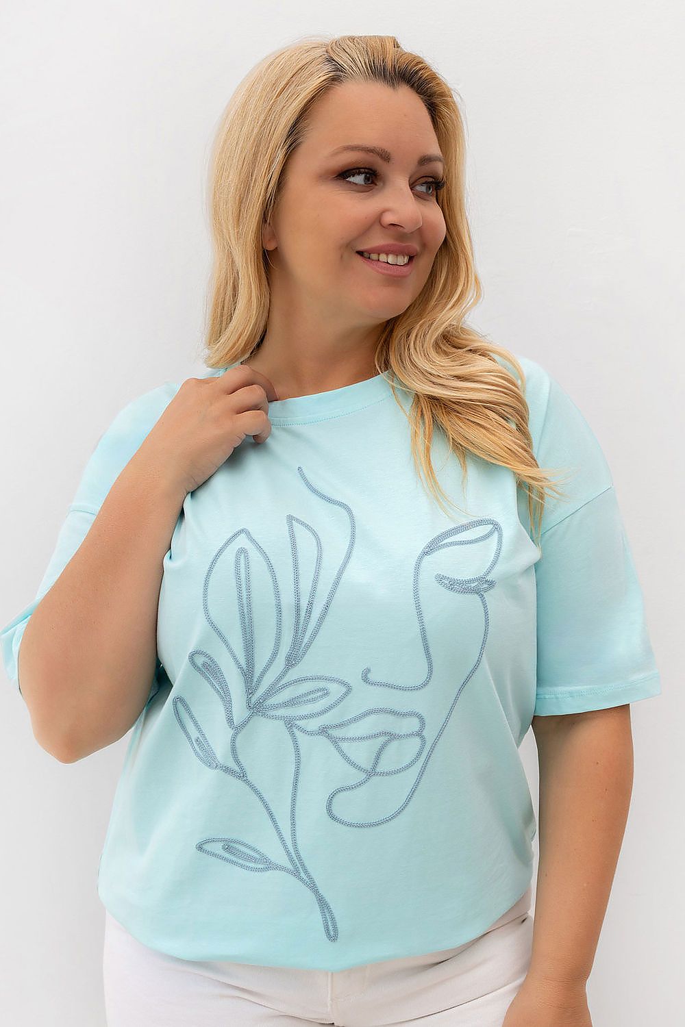 Plus size T-shirt model 230451 Relevance