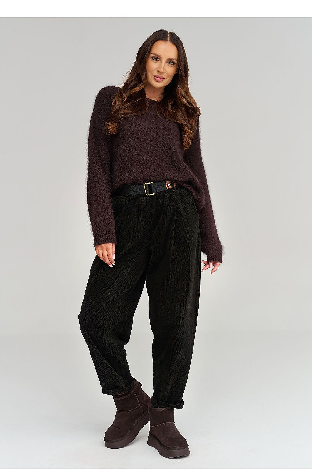 corduroy trousers model 232017 Makadamia