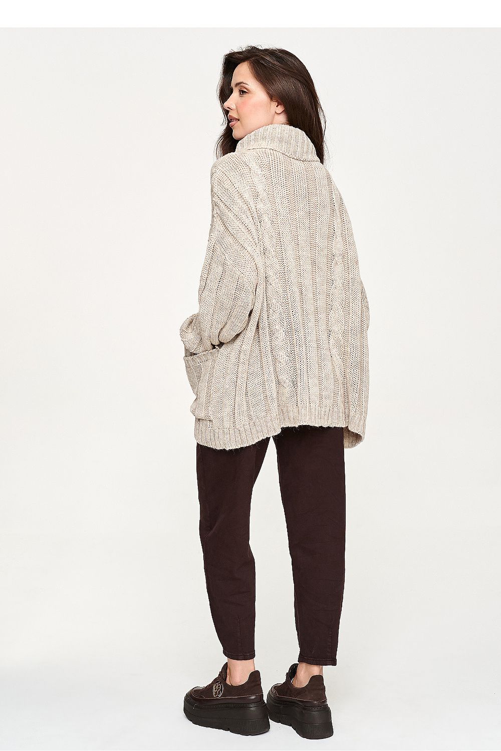 Turtleneck model 232052 Makadamia