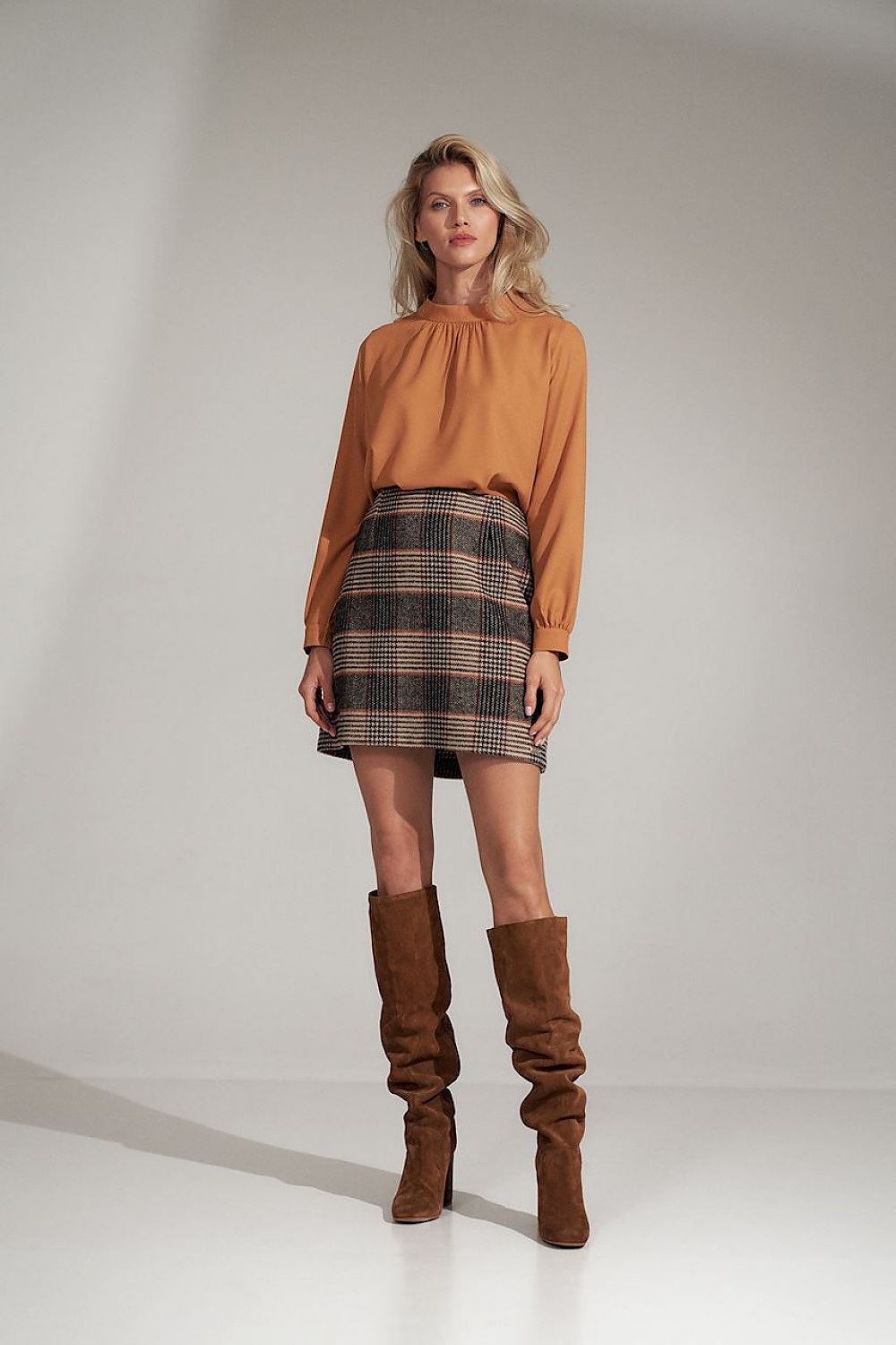 Falda corta modelo 150905 Figl