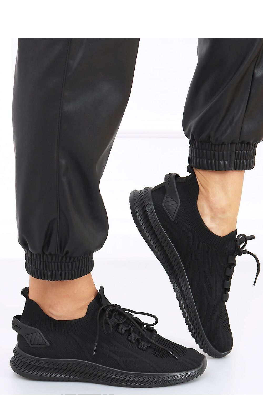 Sport Shoes model 163527 Inello