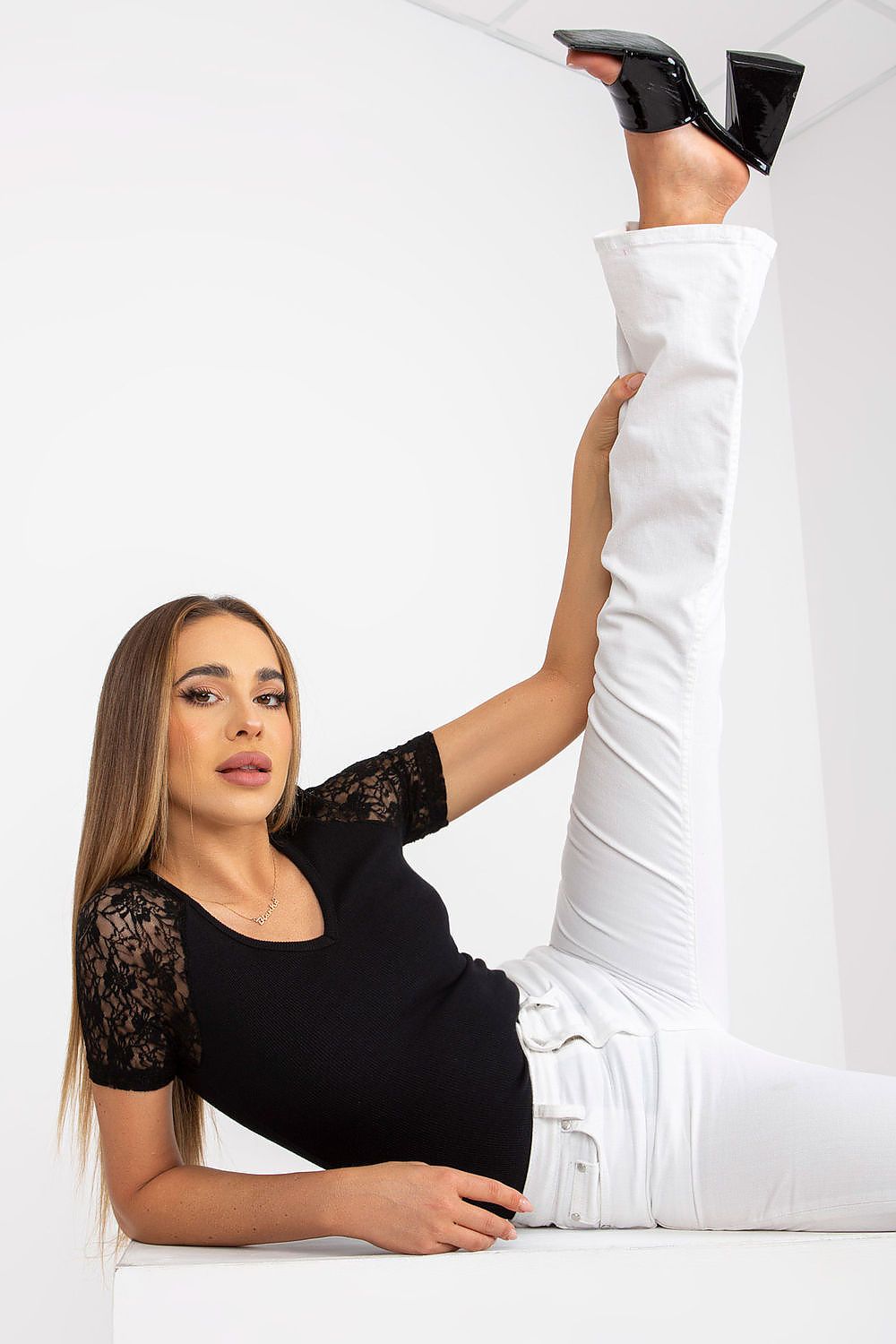 Blouse model 168305 Rue Paris