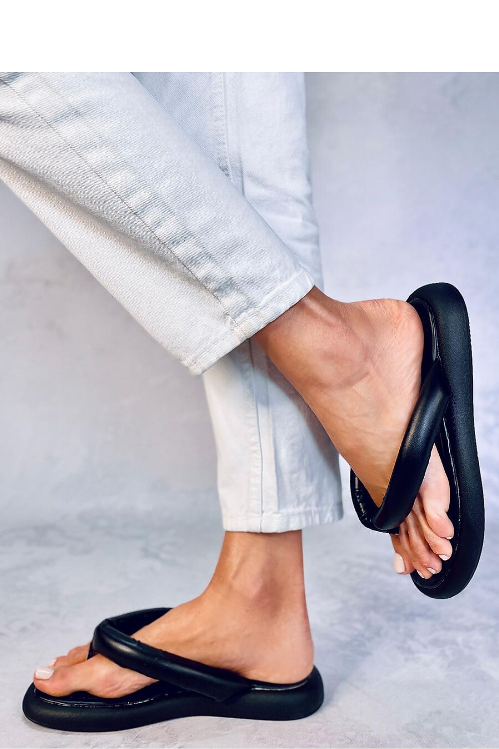 Japanese flip-flops model 179884 Inello