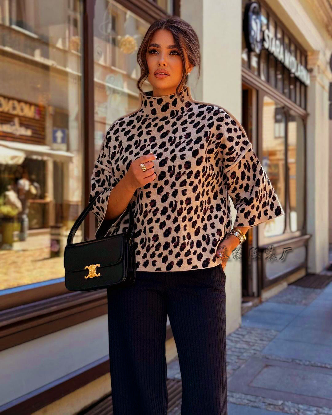 Womens Loose-Fit Leopard Print Knit Sweater