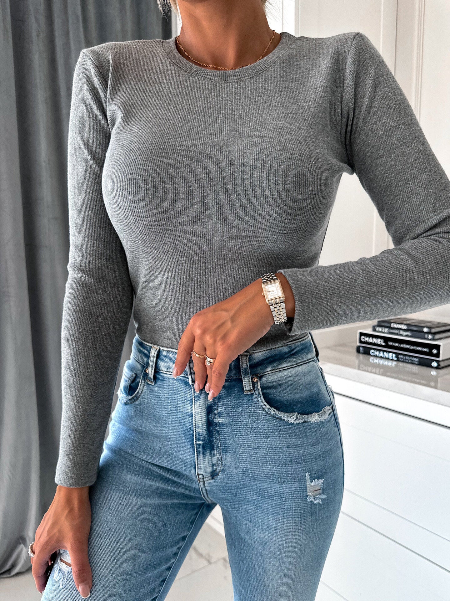 Simple Solid Color Round Neck New Long Sleeve Knit Top Women