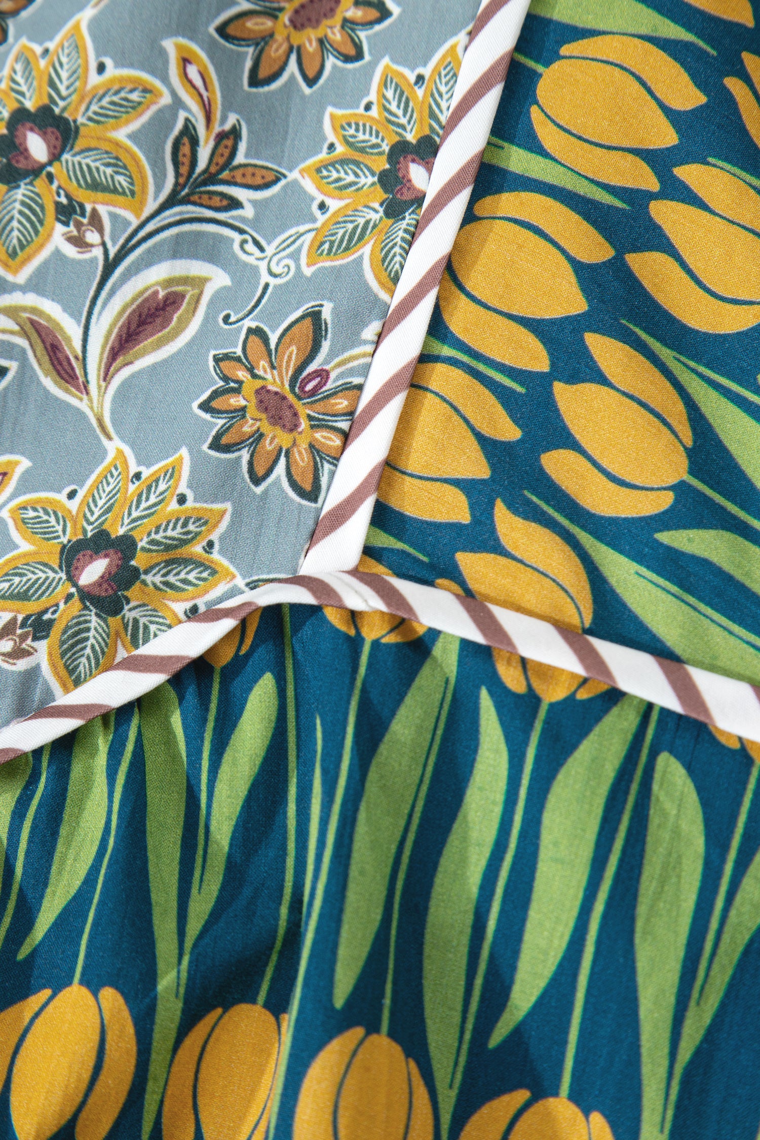 Green Plus Size Mixed Floral Print Striped Trim Loose Mini Dress