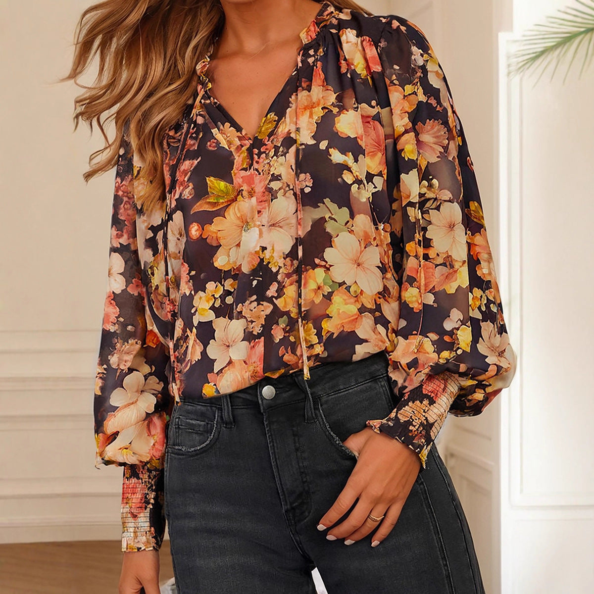 Women's Casual Versatile Printed V-neck Long-sleeved Shirt