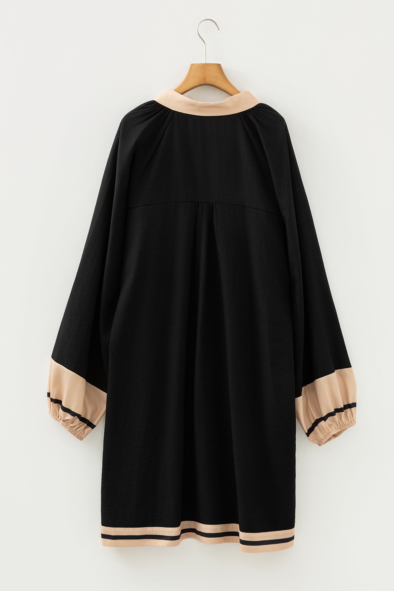 Black Plus Size Color Block Striped Trim V Neck Long Sleeve Shift Mini Dress